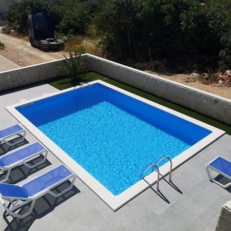 Villa Mateo Новаля Екстериор снимка