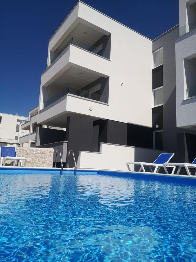 Villa Mateo Новаля Екстериор снимка