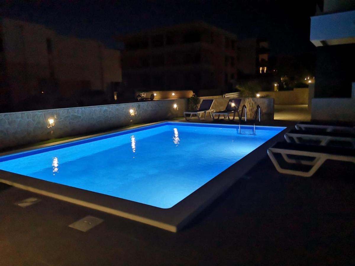 Villa Mateo Новаля Екстериор снимка