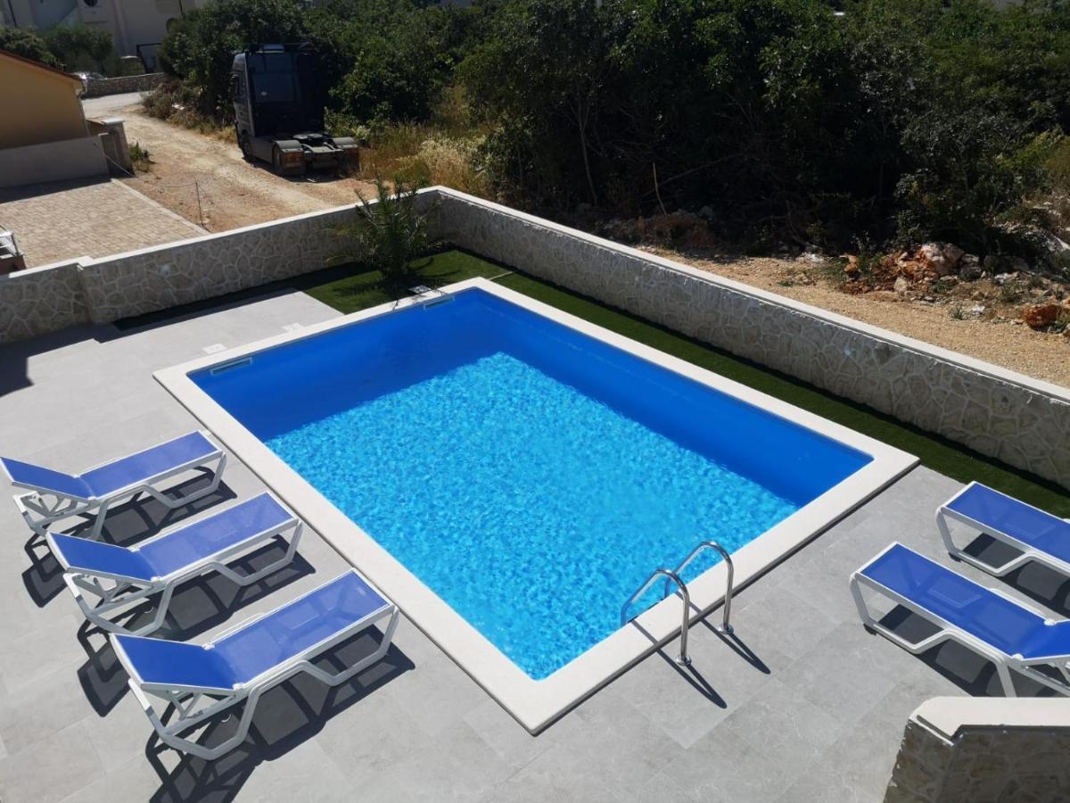 Villa Mateo Новаля Екстериор снимка