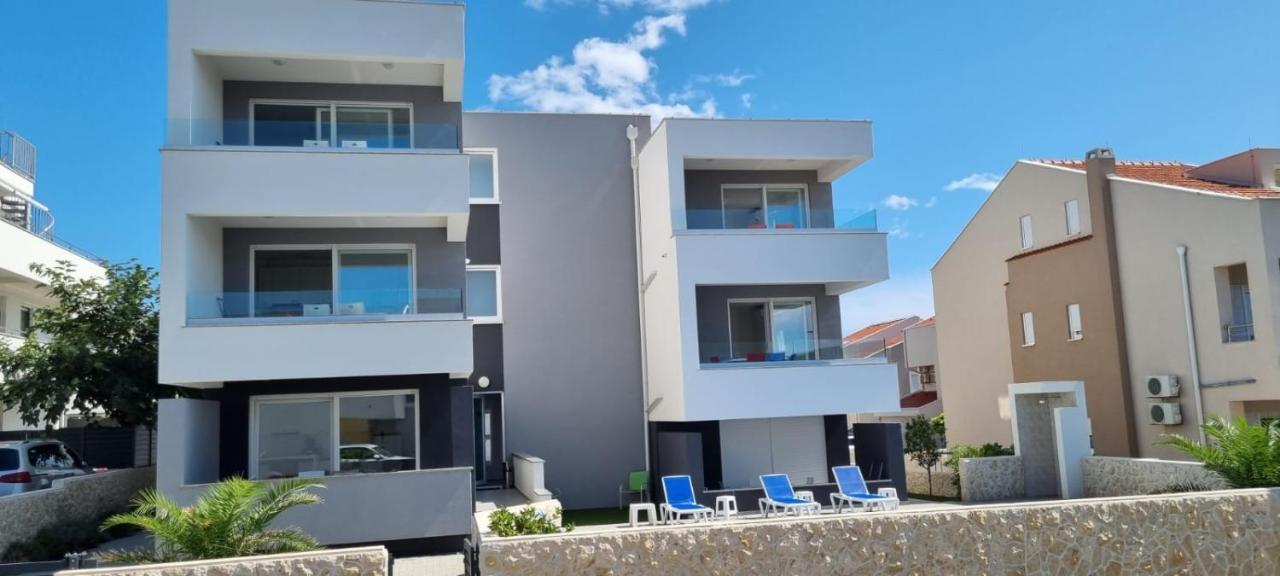 Villa Mateo Новаля Екстериор снимка